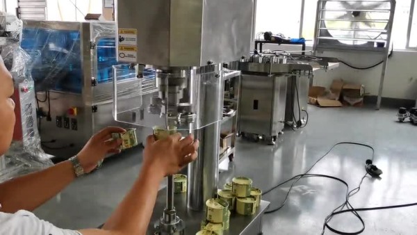 小鐵罐半自動(dòng)封罐機(jī)